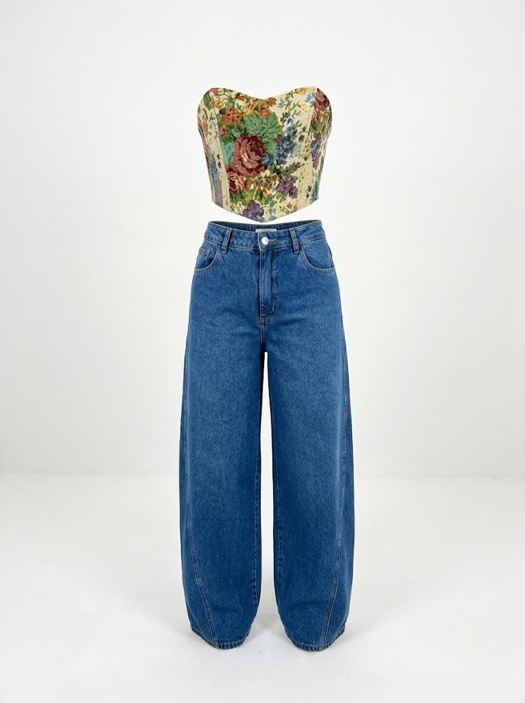 Conjunto Corset Floral e Calça Jeans Barrel